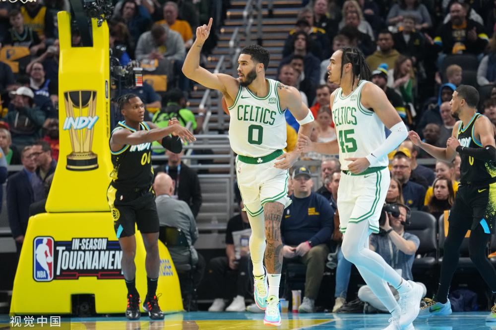 境里脱颖而 境里脱颖而